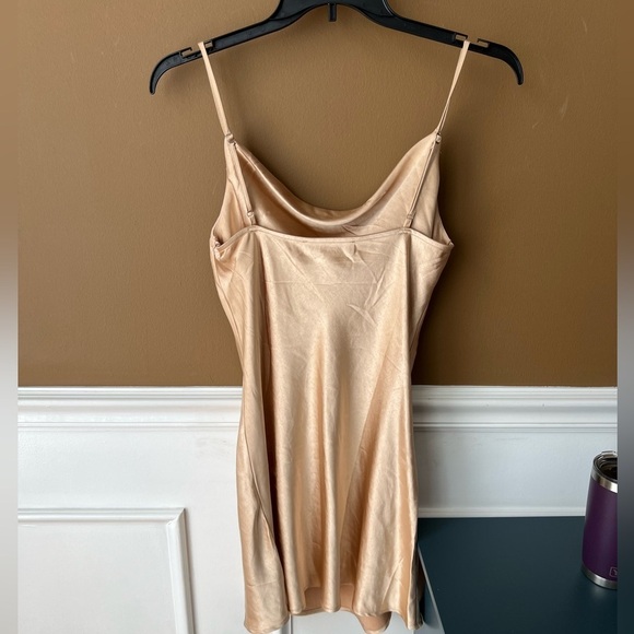 Audrey 3+1 Women’s Elegant Cream Mini Slip Dress Size Medium Minimalist - Picture 5 of 6